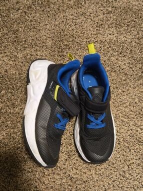 Boys Tennis Shoes